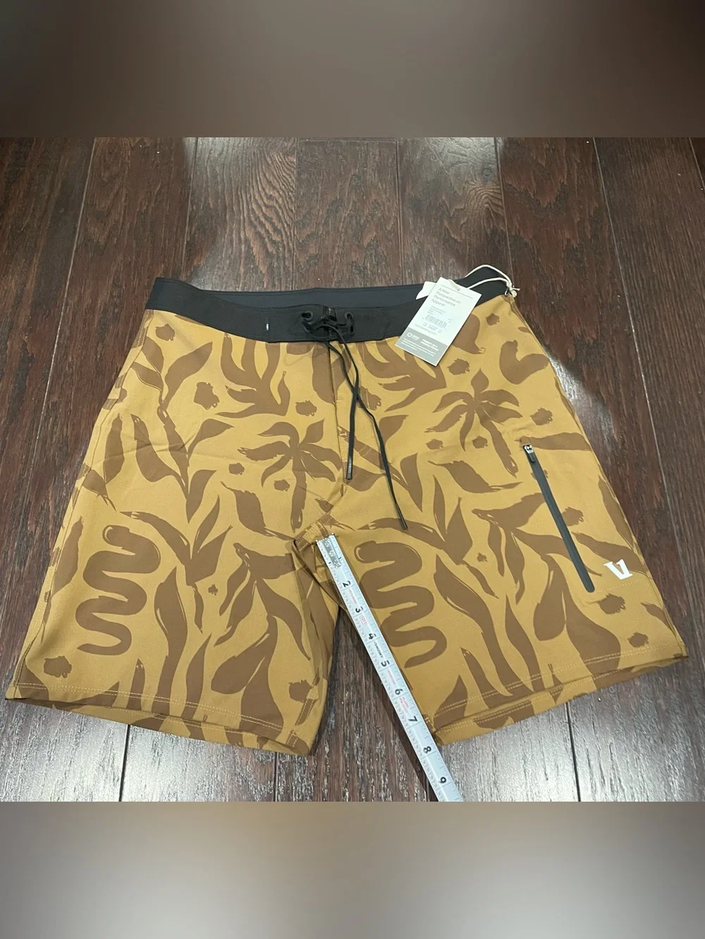 Vuori Infinity Board Shorts Men Size 30 Brown Autumn Contigo Pool Beach Swim NEW